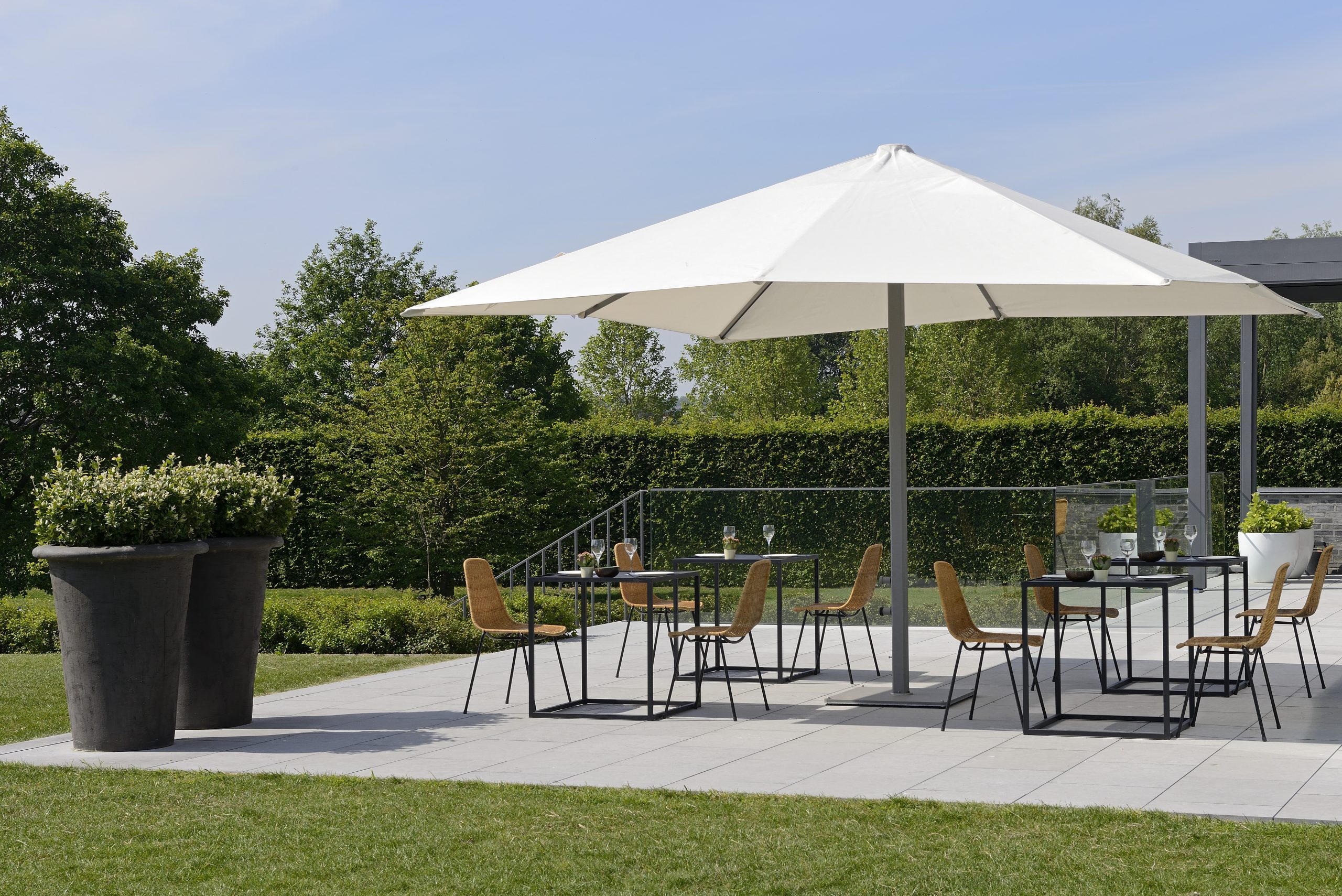 Prostor P8 over restaurant-terrasse
