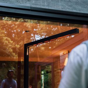 HEATSAIL TWIG terrassevarmer ved restaurantbord